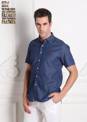 淘寶服裝拍攝服務(wù) 平鋪、掛拍與外籍男模的多場(chǎng)景呈現(xiàn)