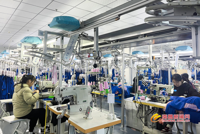 服飾外貿(mào)訂單火爆，中國制造引領(lǐng)全球時(shí)尚潮流