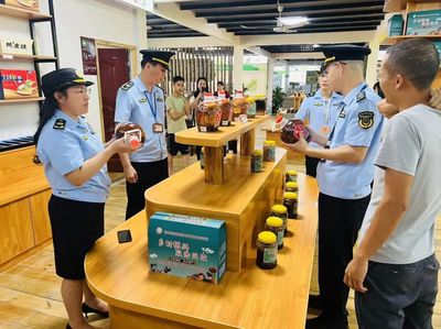 防城區市場監督管理局開展散裝白酒、自制泡酒市場專項整治行動